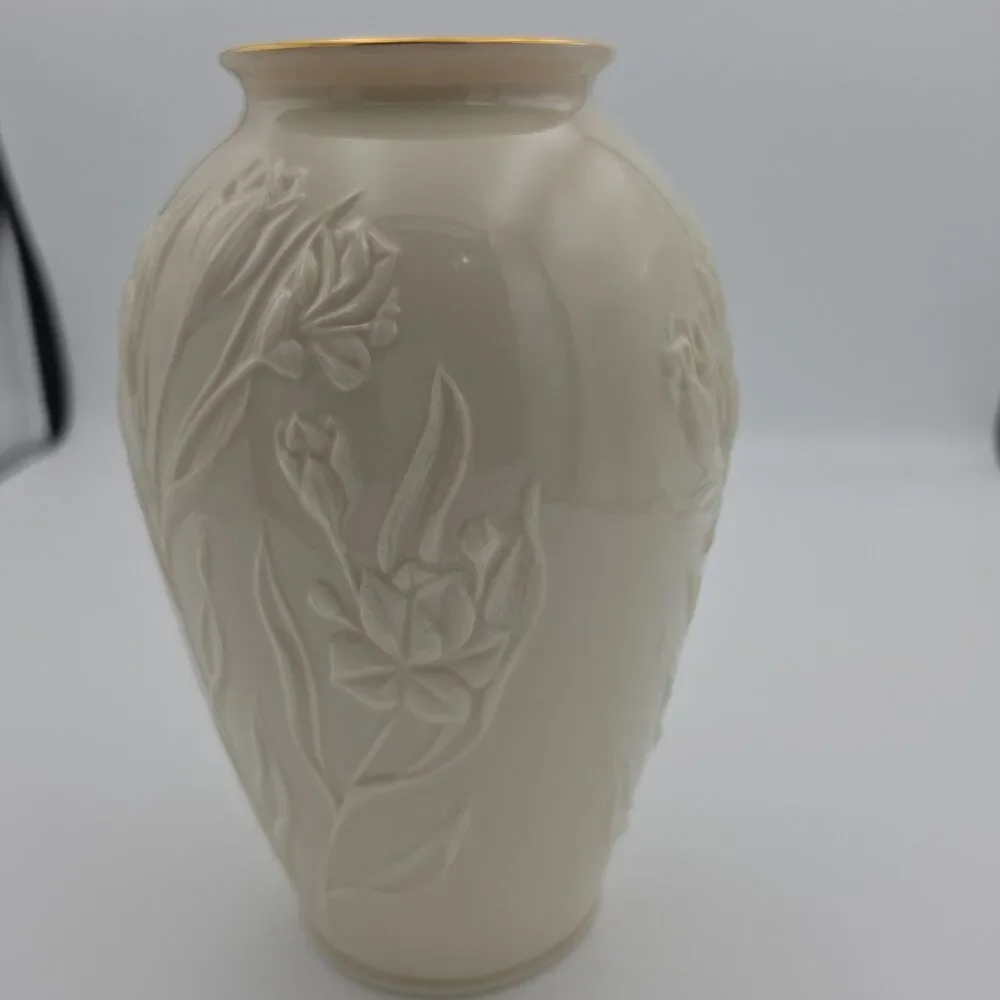 Lenox 8 in Ivory Porcelain Iris Floral Relief Vase 24K Gold Trim Made in USA
